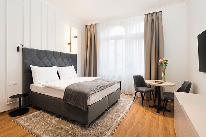 SSUPERIOR Apartment mit Balkon und Blick auf den Platz